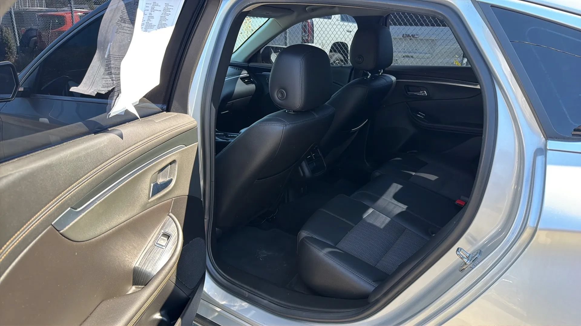 Used 2019 Chevrolet Impala LT FWD image 27