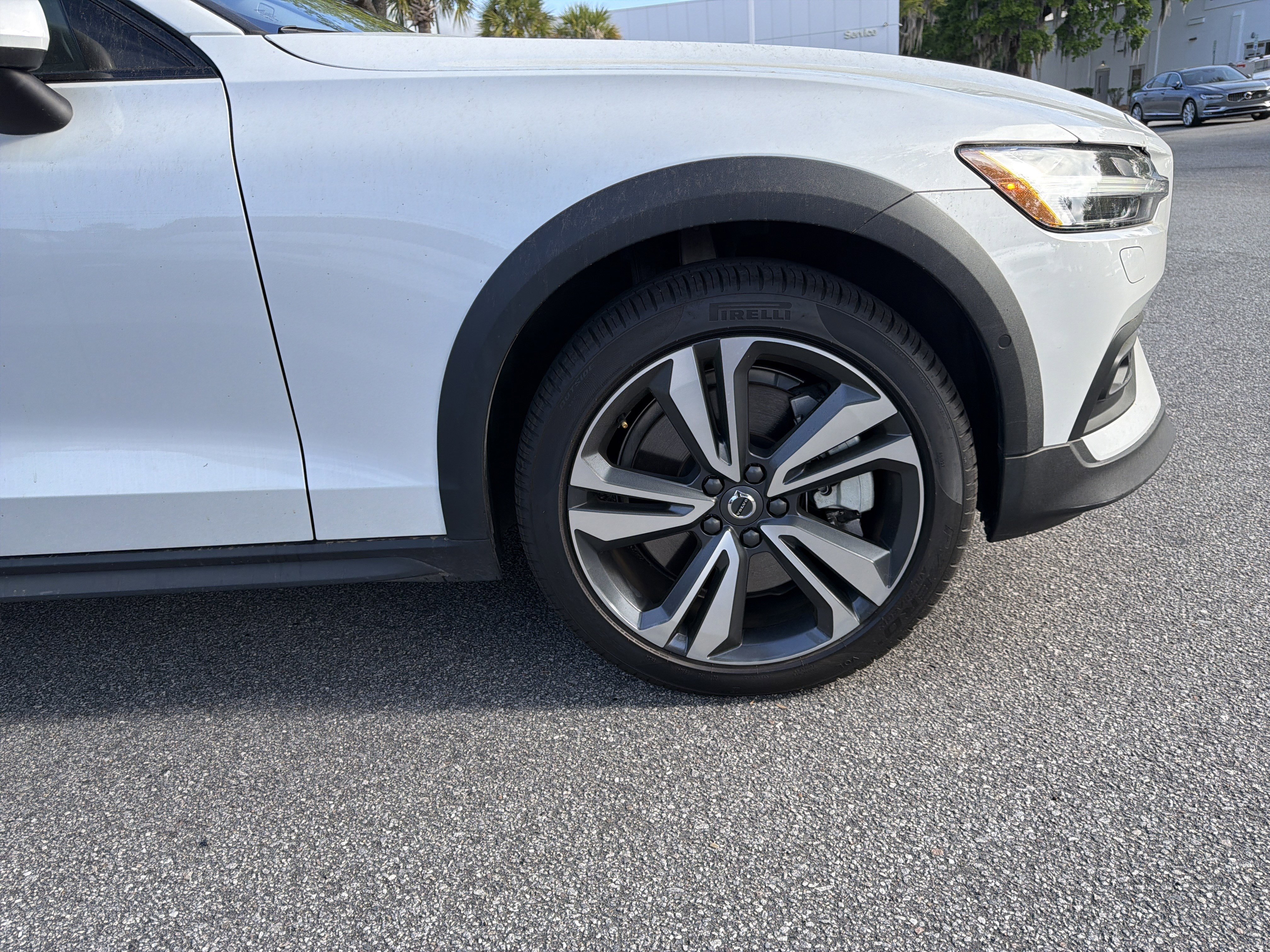 Certified 2025 Volvo V60 B5 Cross Country Plus image 13