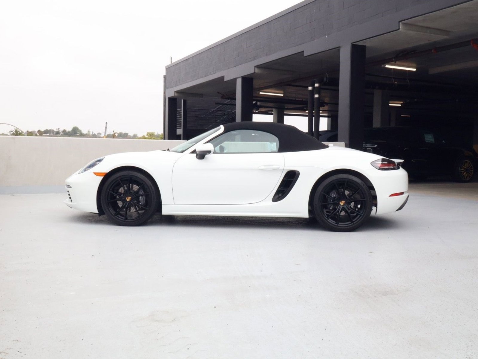 Certified 2022 Porsche 718 Boxster RWD image 2