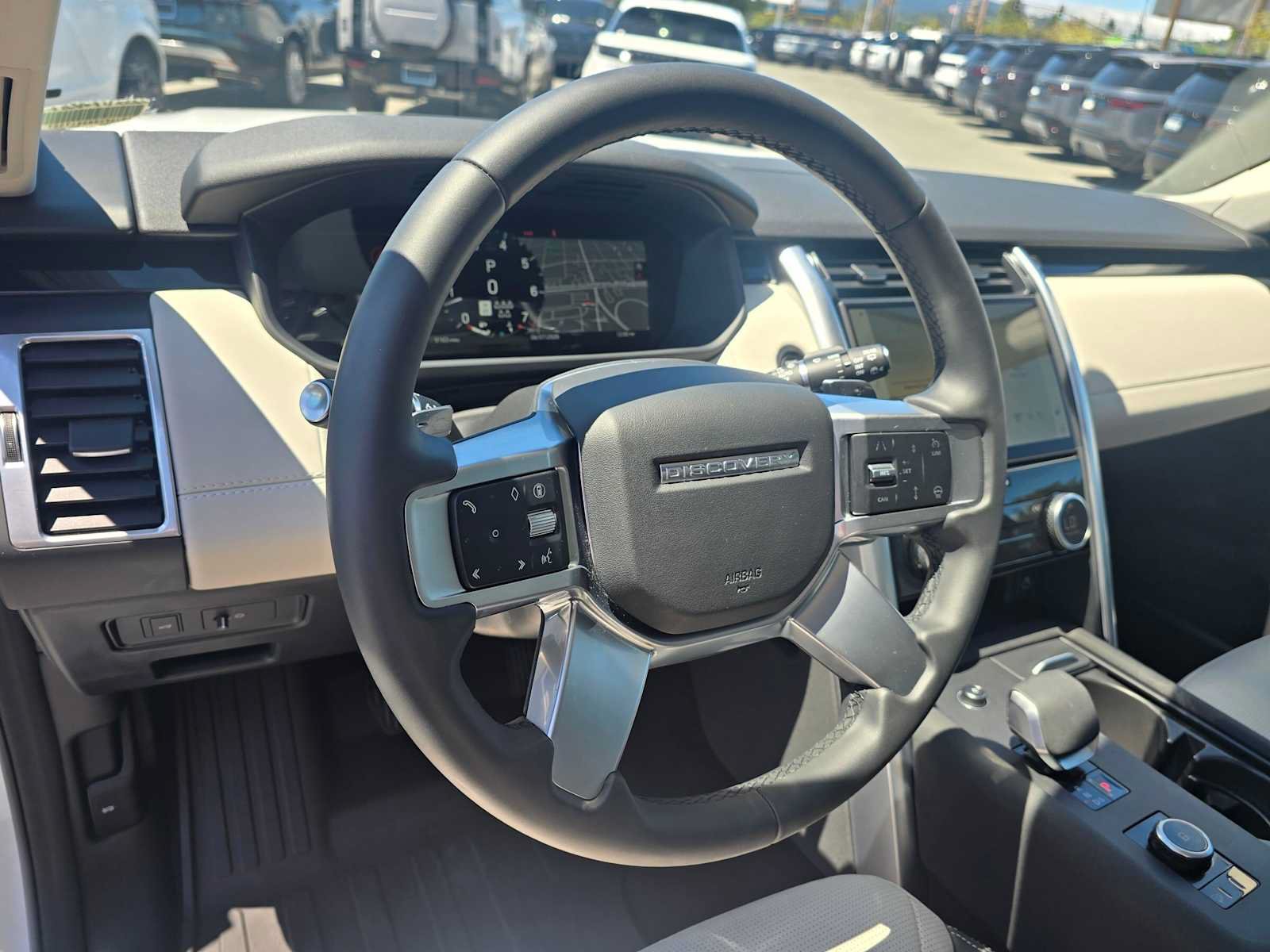 Used 2025 Land Rover Discovery S AWD/4WD image 25