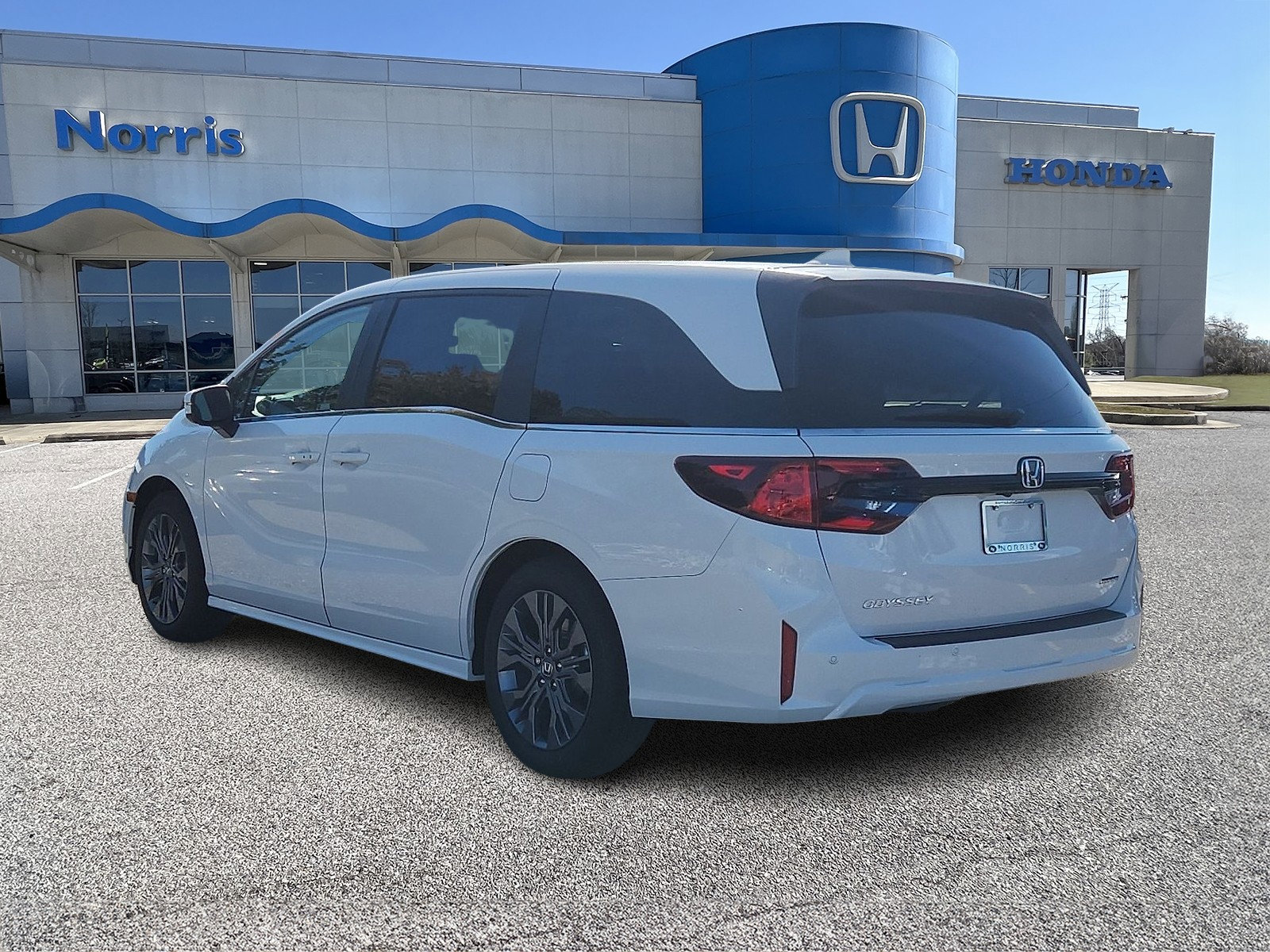 New 2026 Honda Odyssey Touring image 3