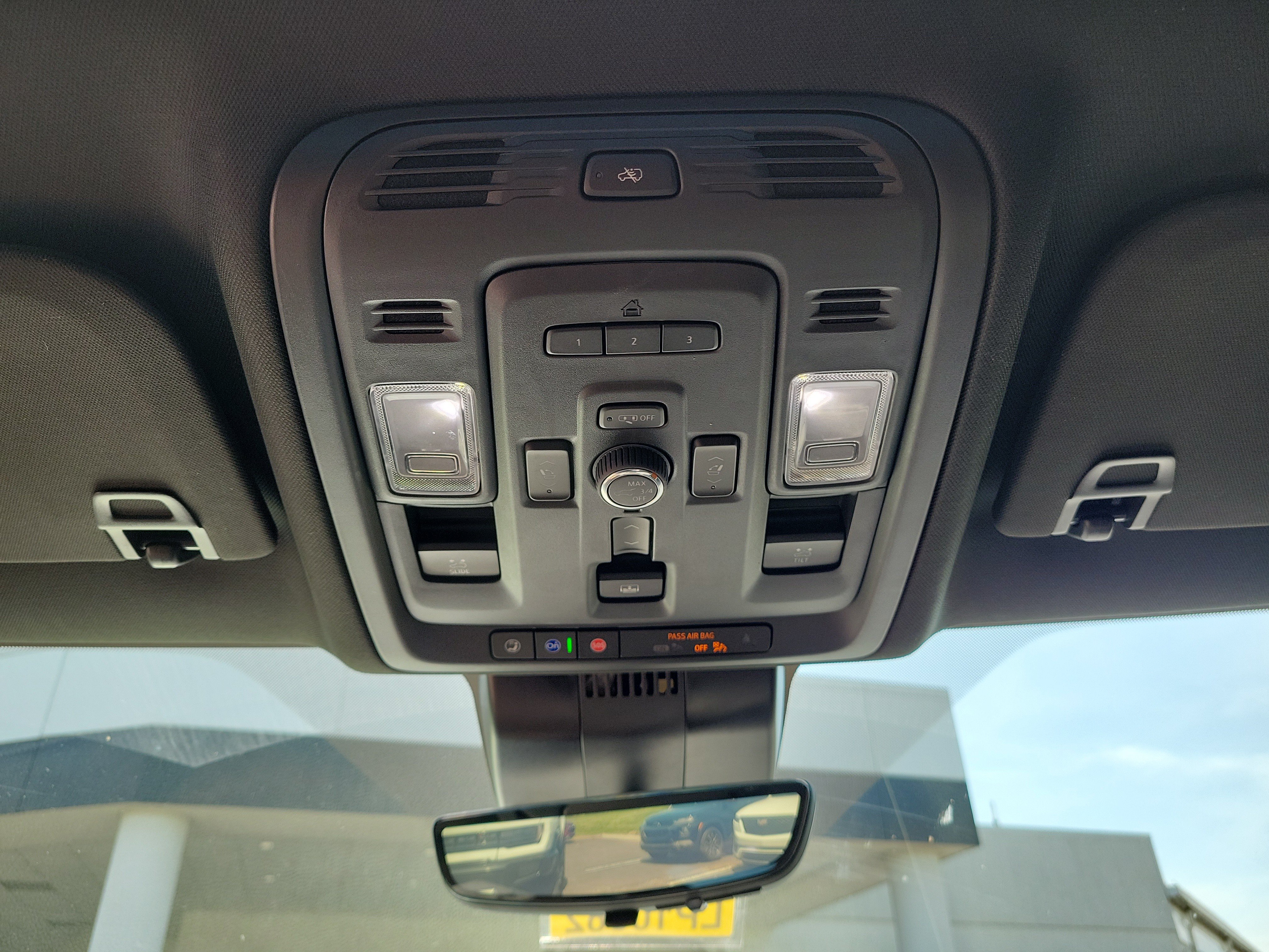 Used 2024 GMC Yukon Denali w/ Advanced Technology Package AWD/4WD image 28