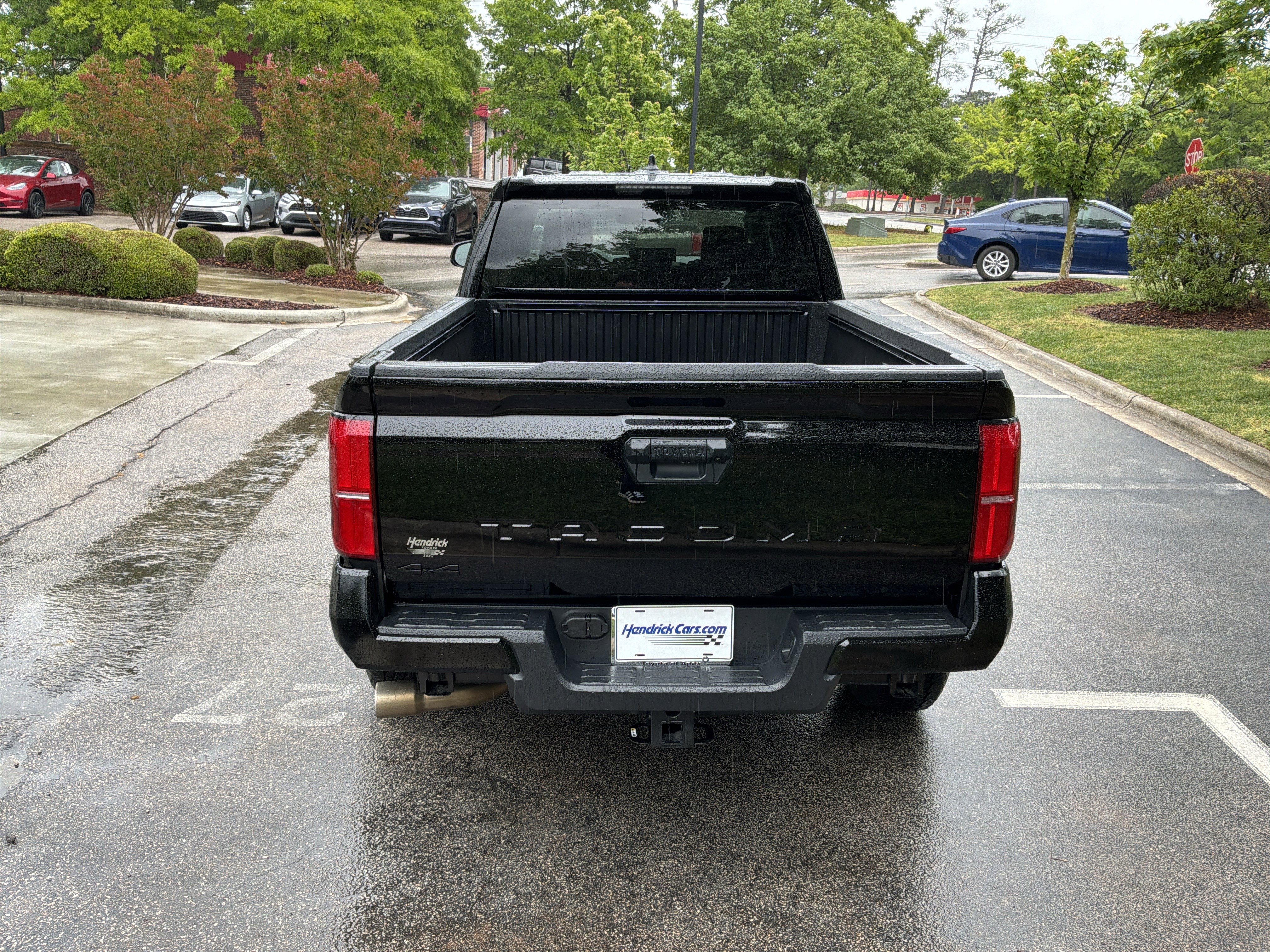 Used 2025 Toyota Tacoma TRD Off-Road AWD/4WD image 9