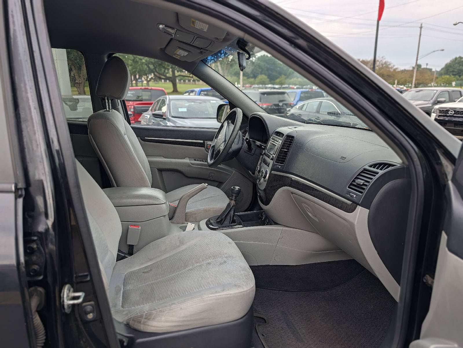 Used 2009 Hyundai Santa Fe GLS FWD image 17