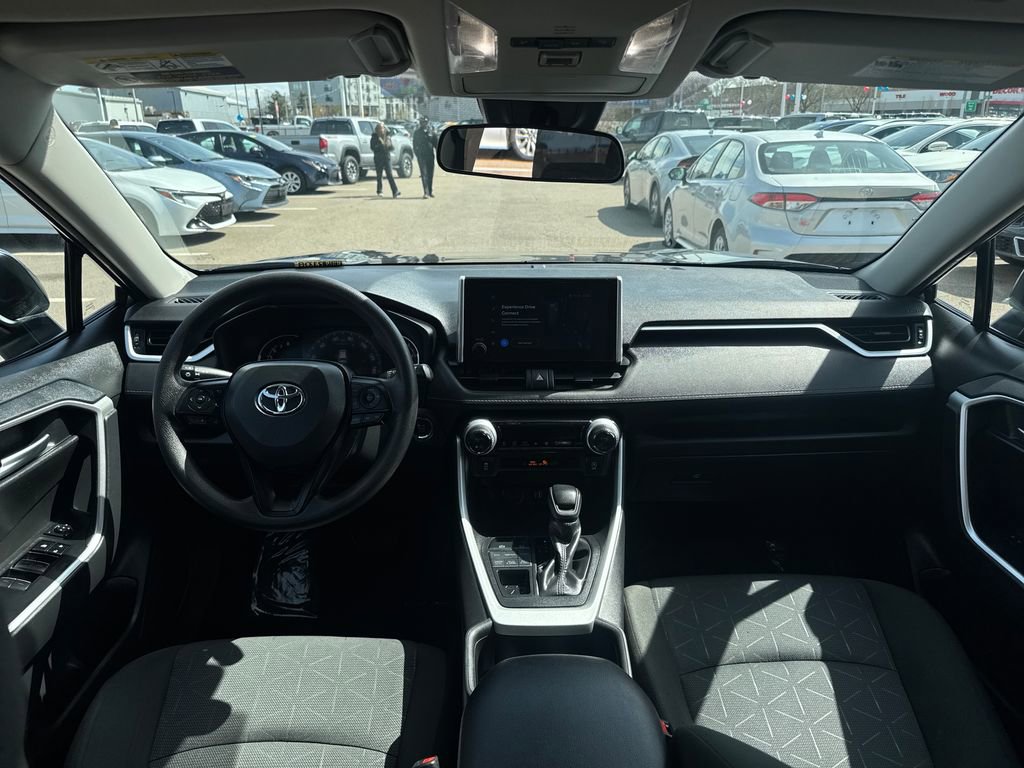 Used 2024 Toyota RAV4 XLE AWD/4WD image 11