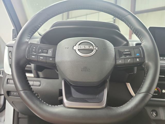 Used 2025 Nissan Rogue SV FWD image 22