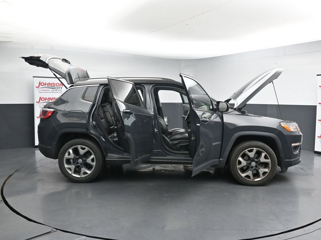 Used 2018 Jeep Compass Limited w/ Navigation Group AWD/4WD image 27