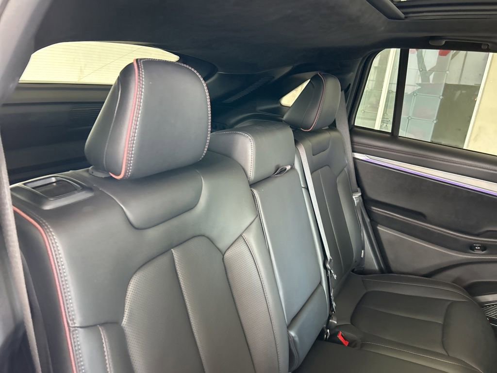 Used 2024 Jeep Wagoneer Launch Edition image 30