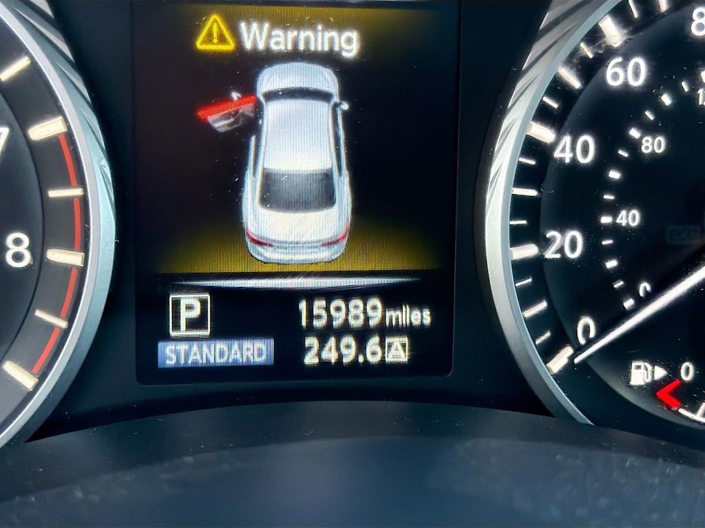 Used 2023 INFINITI Q50 Luxe w/ Cargo Package RWD image 12