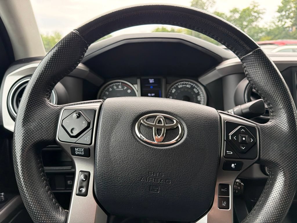 Used 2019 Toyota Tacoma SR5 AWD/4WD image 26