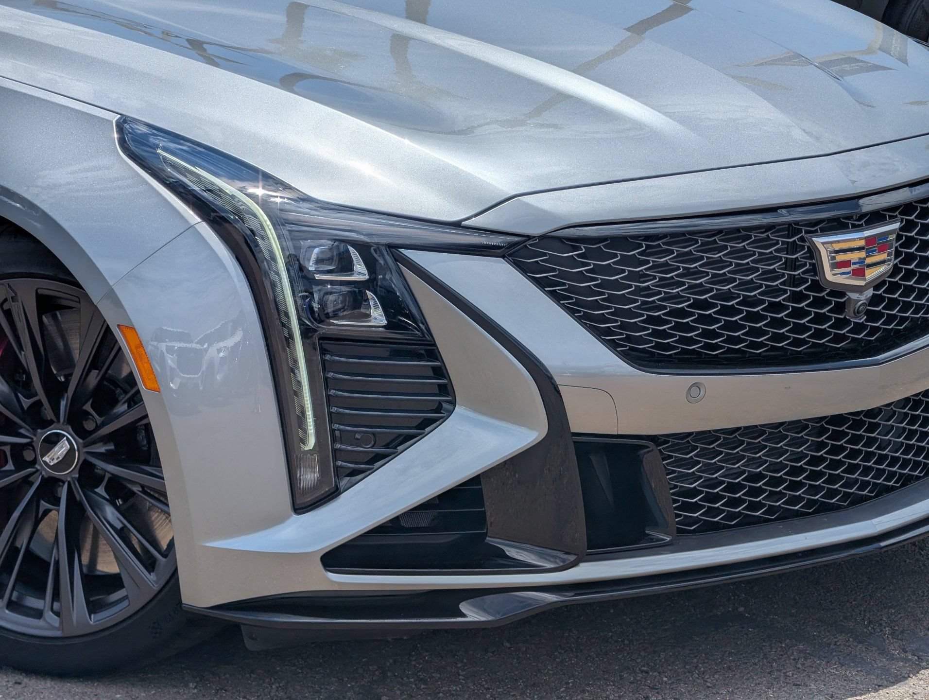 Used 2025 Cadillac CT5 V Blackwing w/ Parking Package RWD image 3
