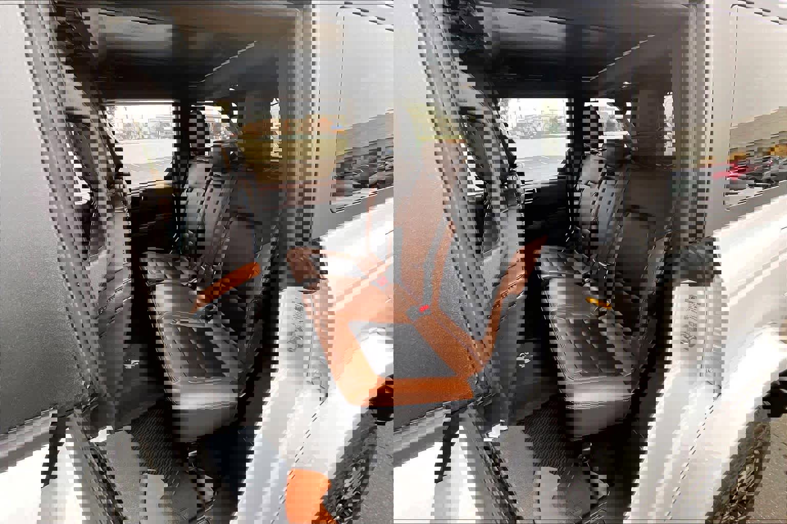 Used 2024 Ford Bronco Outer Banks image 27