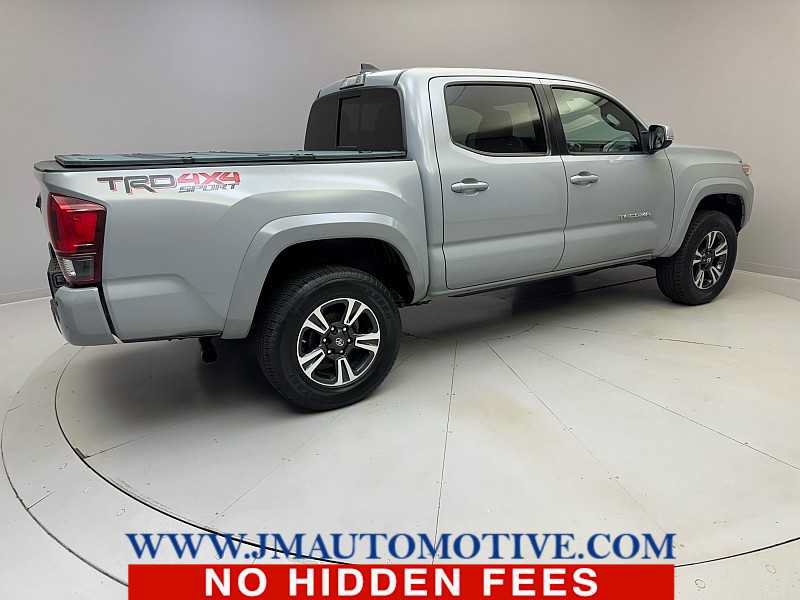 Used 2018 Toyota Tacoma TRD Sport AWD/4WD image 5