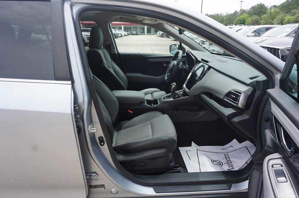 Used 2025 Subaru Outback Limited AWD/4WD image 17