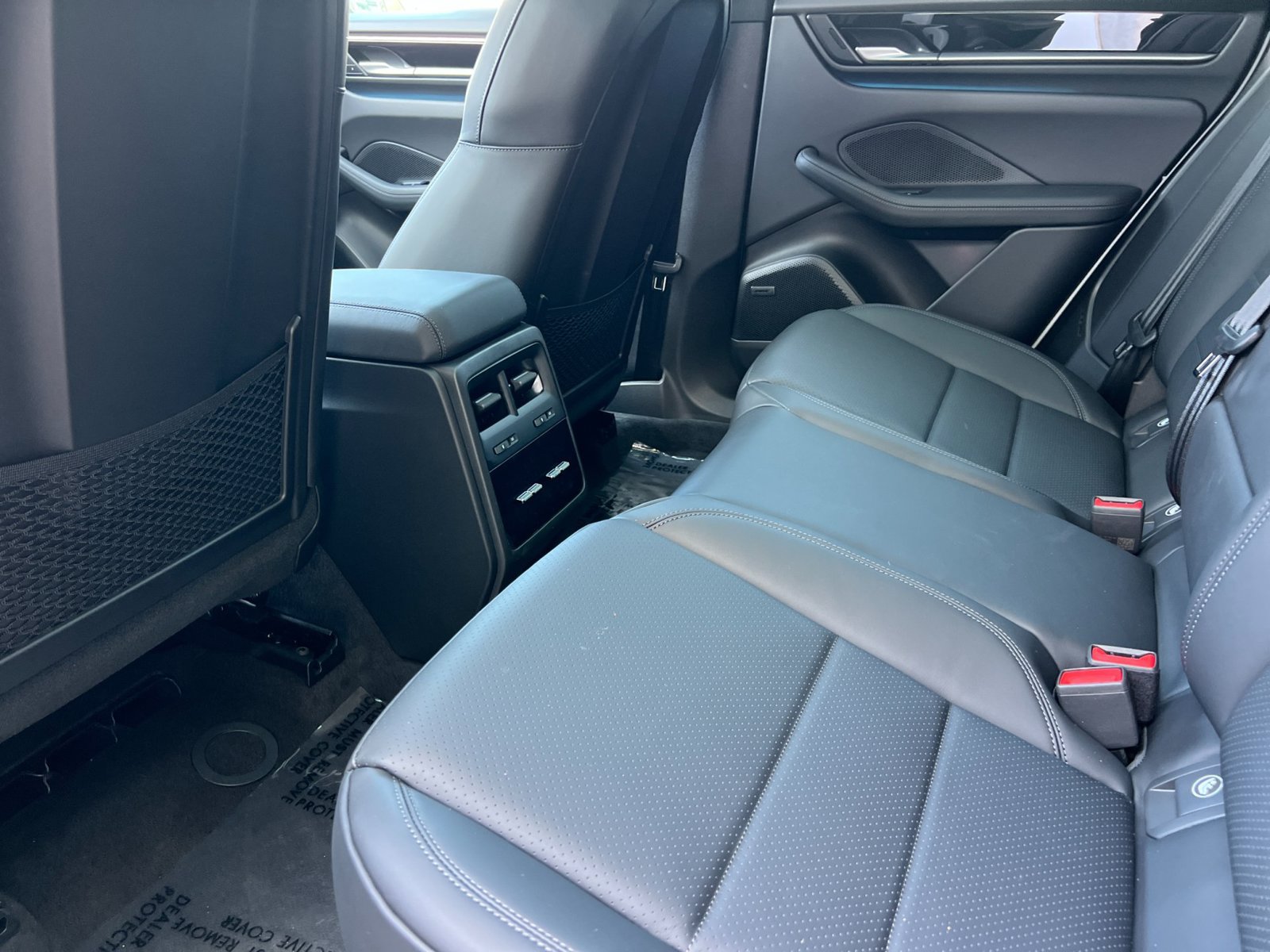 New 2026 Porsche Macan 4 Electric AWD/4WD image 14