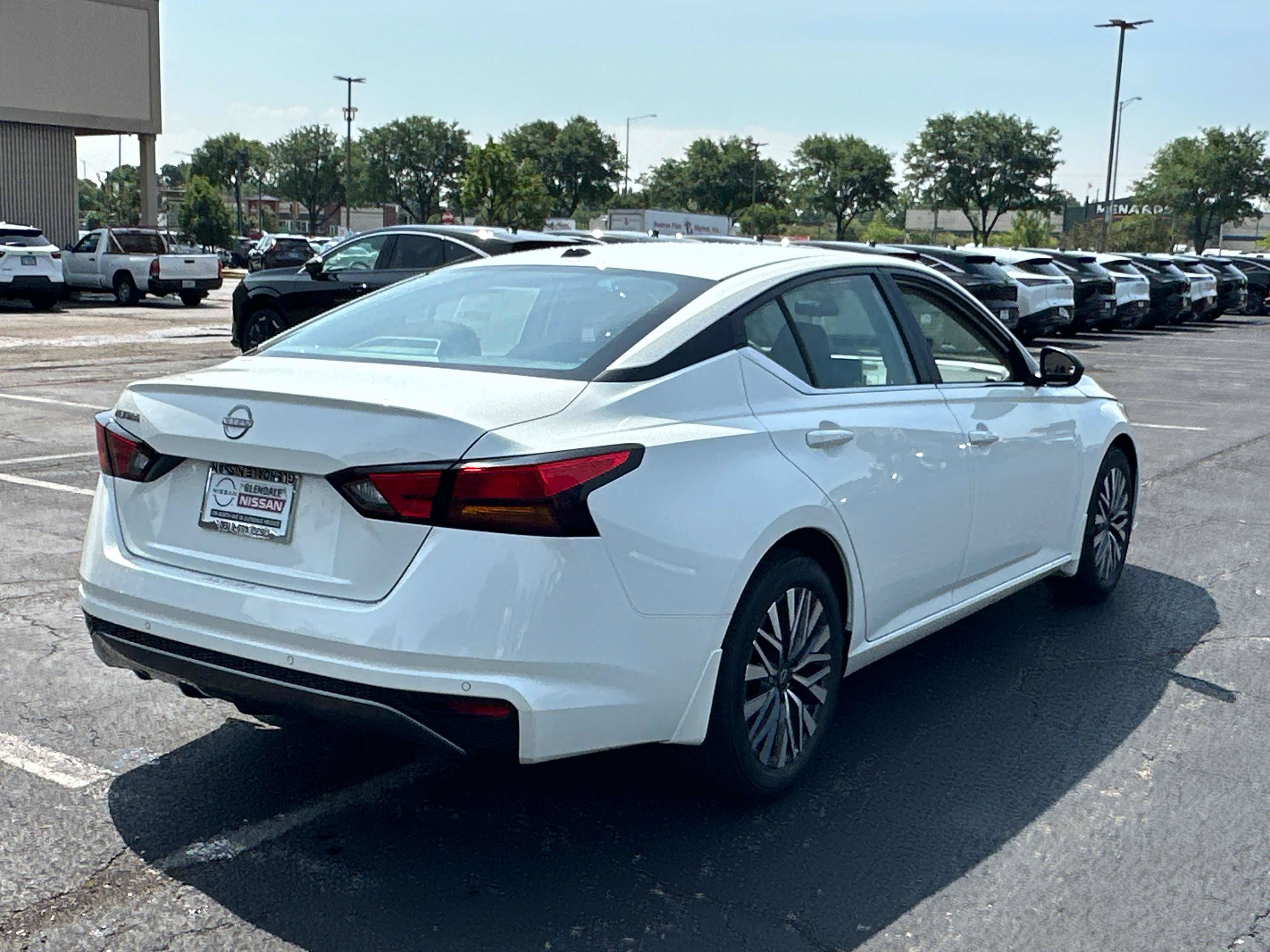 New 2026 Nissan Altima 2.5 SV FWD image 4