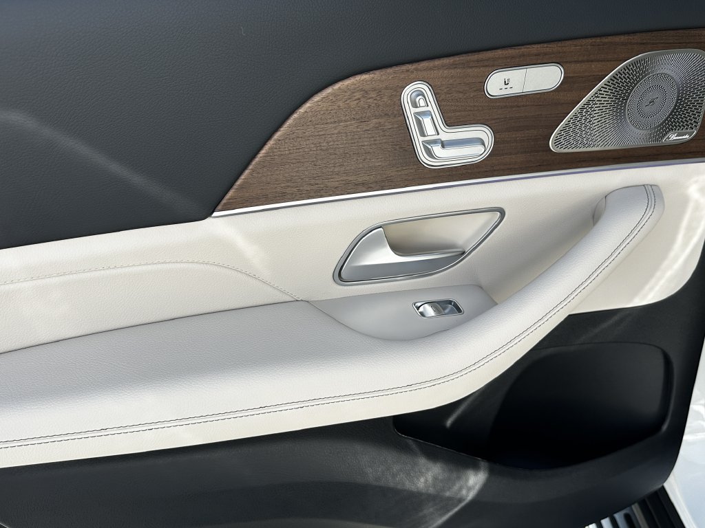 New 2026 Mercedes-Benz GLS 450 4MATIC image 25