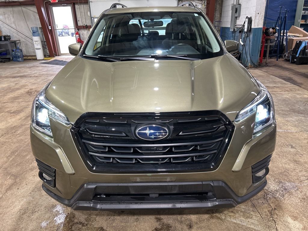 Used 2023 Subaru Forester Premium image 10
