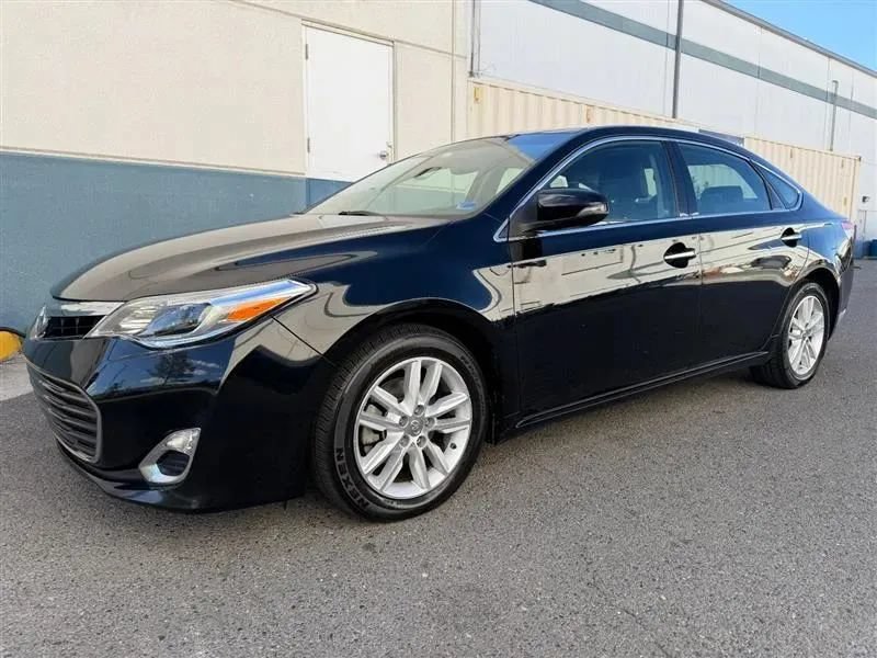 Used 2013 Toyota Avalon XLE Touring FWD image 3
