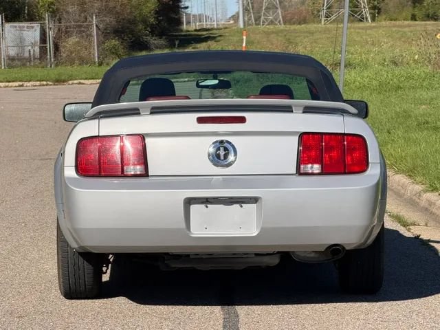Used 2005 Ford Mustang Premium RWD image 17