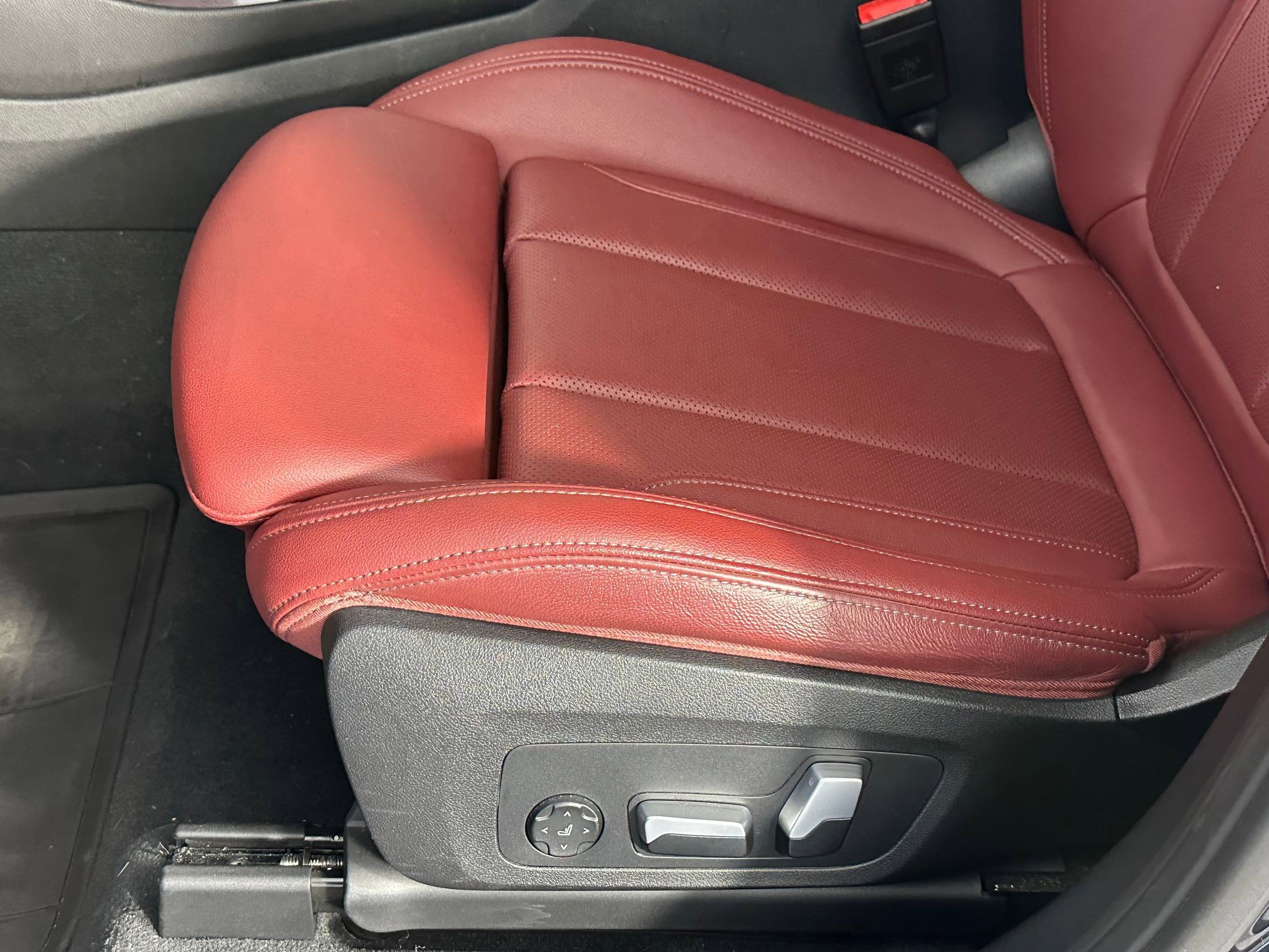 Certified 2023 BMW X3 sDrive30i w/ M Sport Package image 11