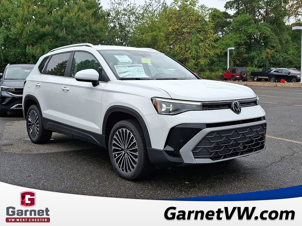 New 2025 Volkswagen Tiguan SE R-Line image 1
