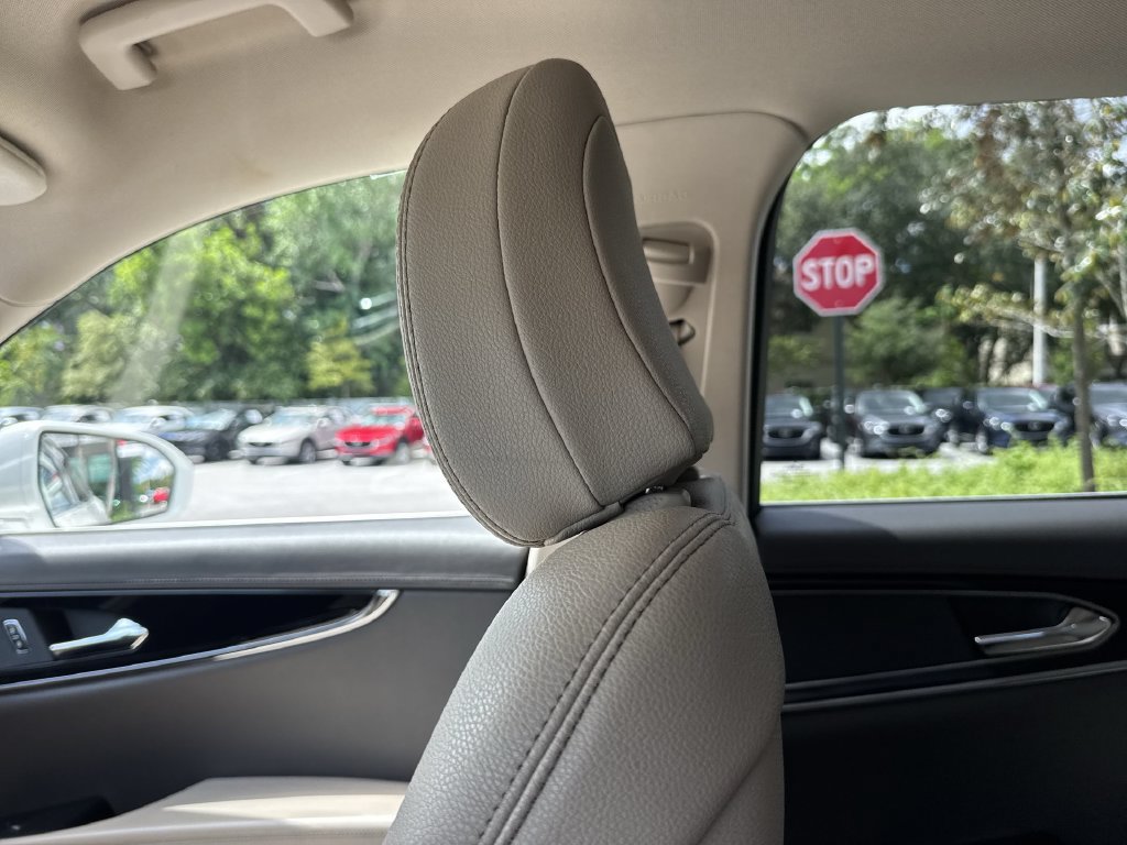 Used 2022 Lincoln Nautilus FWD image 16