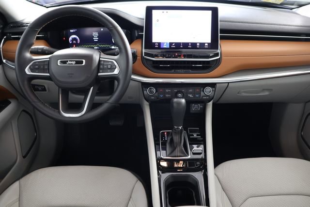 Used 2022 Jeep Compass Limited w/ Elite Group image 2