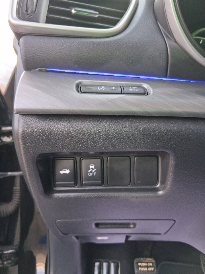 Used 2018 Nissan Maxima 3.5 SV image 17