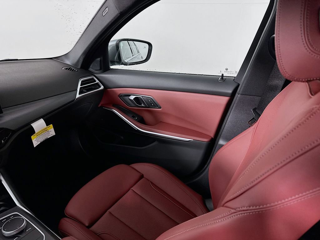 Used 2025 BMW 330i xDrive Sedan w/ M Sport Package image 29