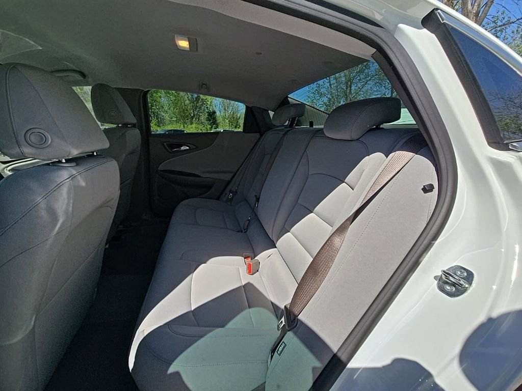 Used 2024 Chevrolet Malibu LS FWD image 15