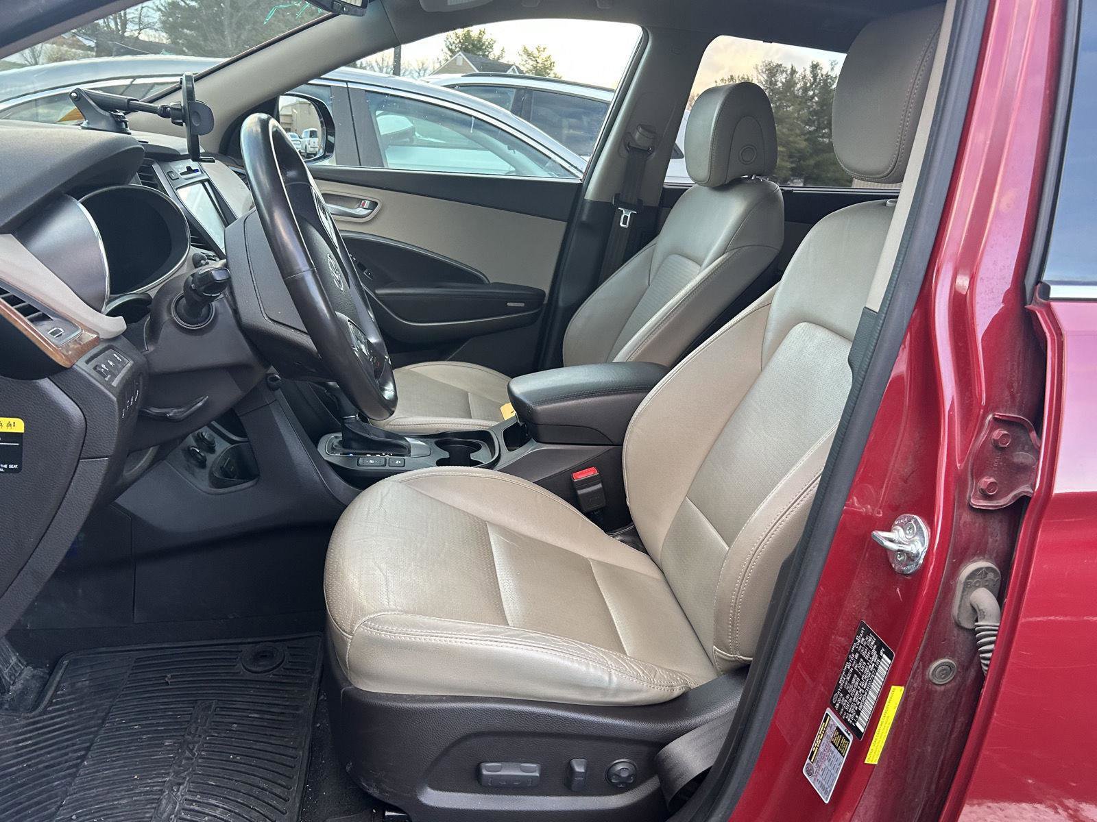 Used 2014 Hyundai Santa Fe Limited w/ Ultimate Package 07 image 6