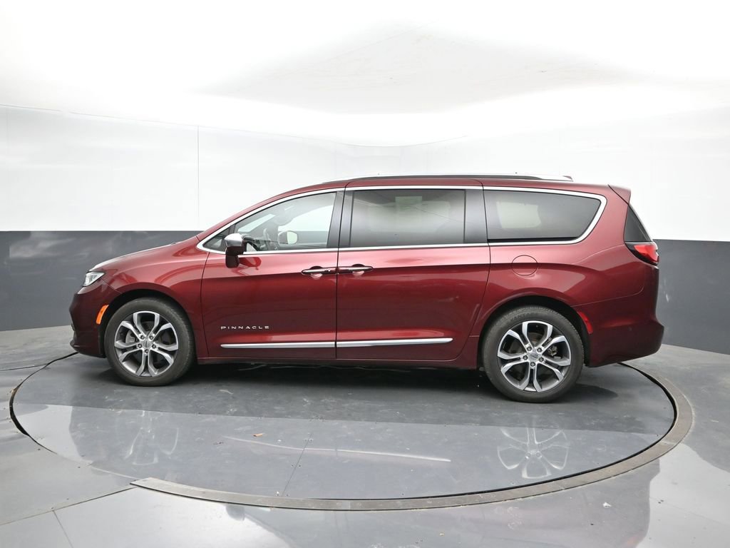 Used 2022 Chrysler Pacifica Pinnacle image 3