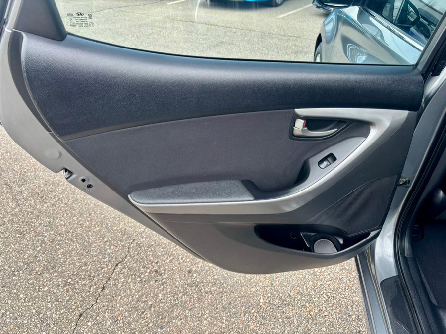 Used 2016 Hyundai Elantra Value Edition image 19