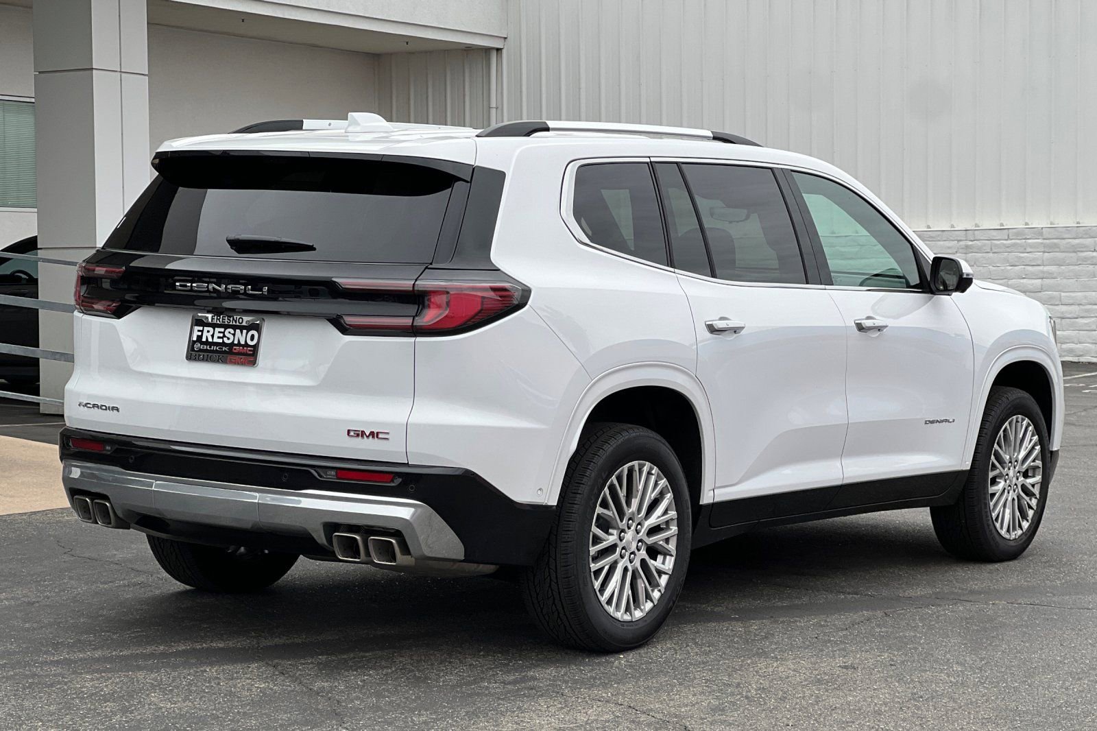 New 2026 GMC Acadia Denali w/ Super Cruise Package FWD image 5