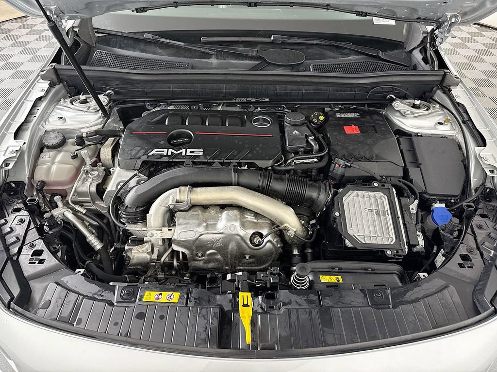 Used 2024 Mercedes-Benz GLB 35 AMG 4MATIC image 30