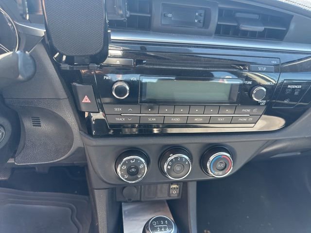 Used 2015 Toyota Corolla L FWD image 30