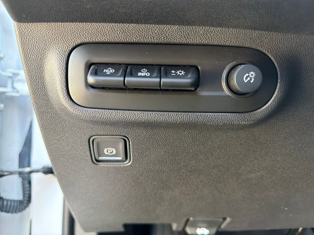 Used 2024 GMC Terrain SLT w/ Tech Package image 22