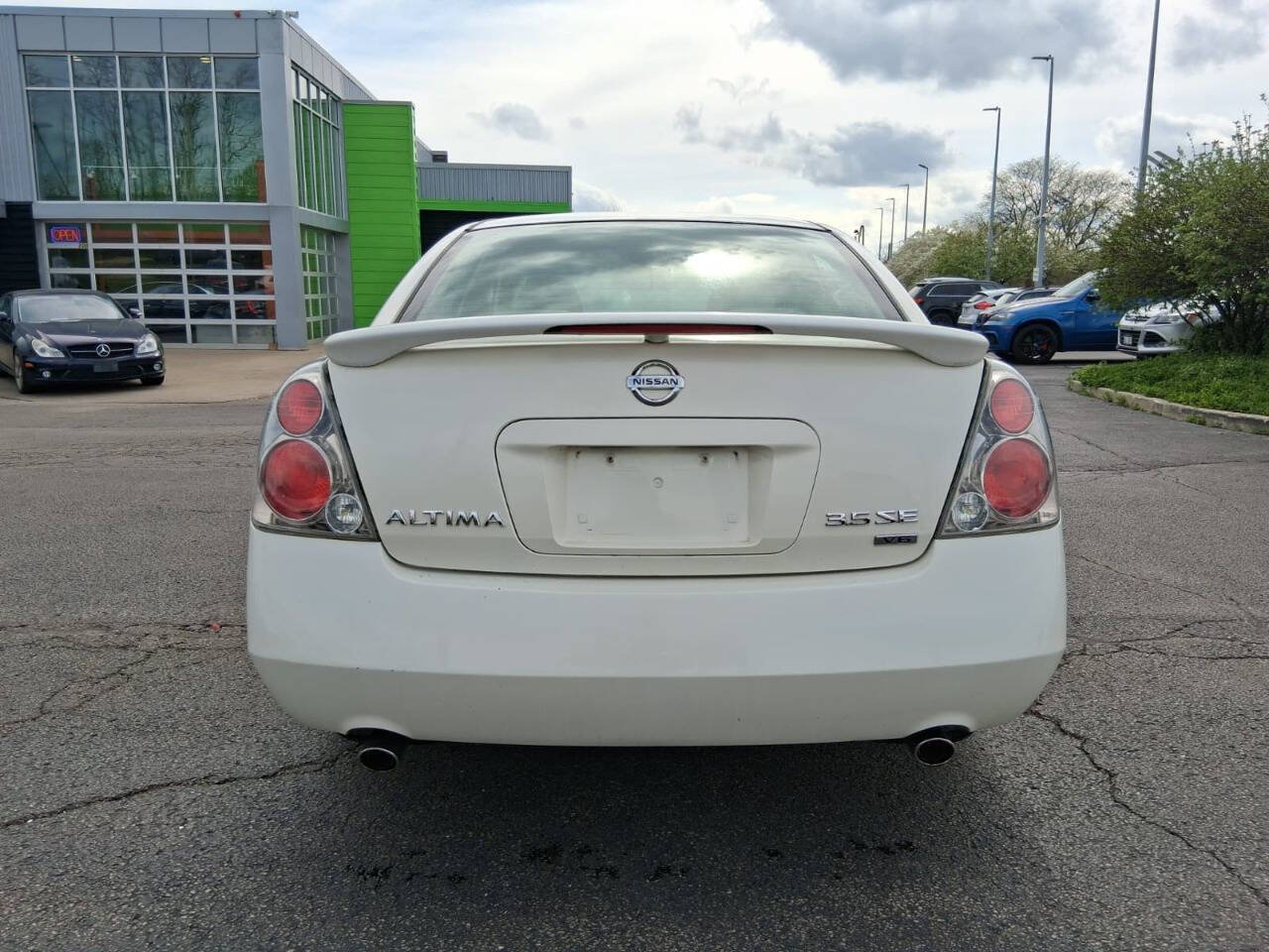 Used 2005 Nissan Altima 3.5 SE w/ (M01) Sport Pkg FWD image 8