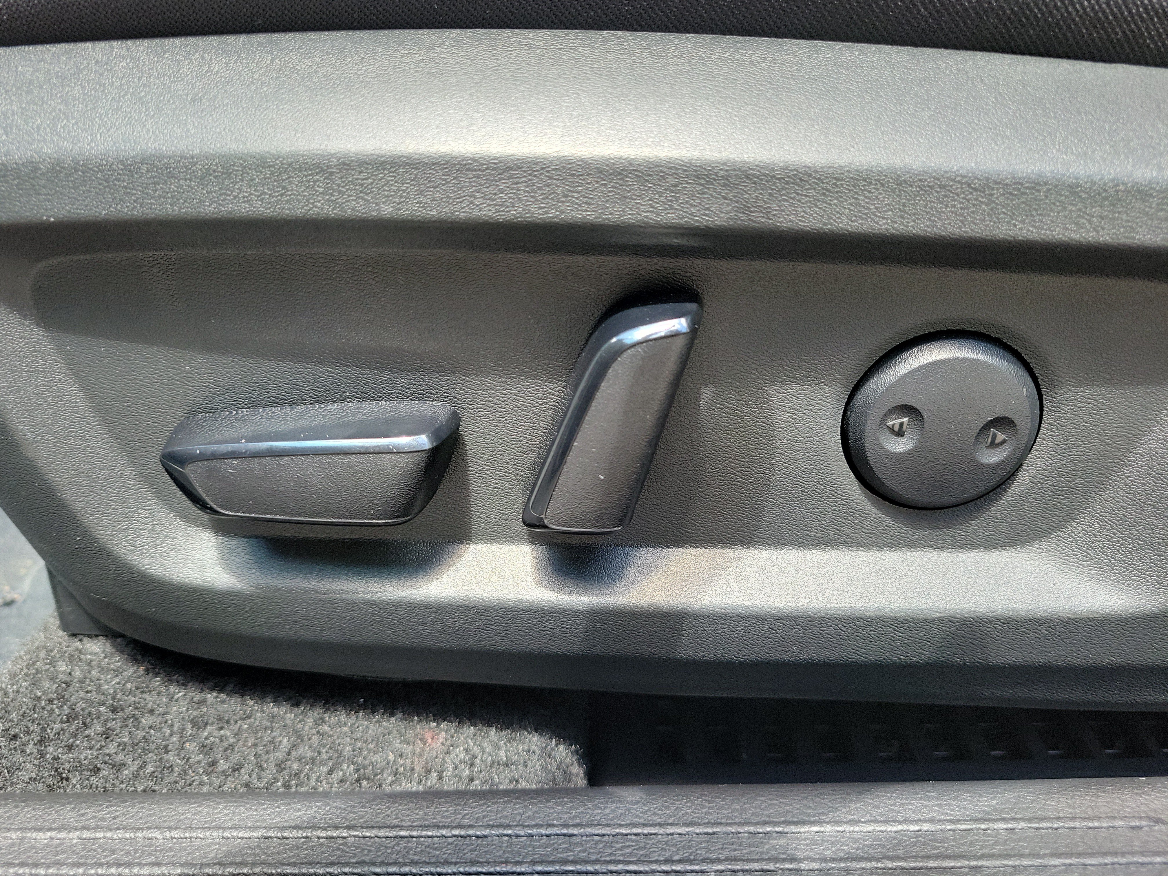 Certified 2023 Nissan Rogue SV FWD image 17