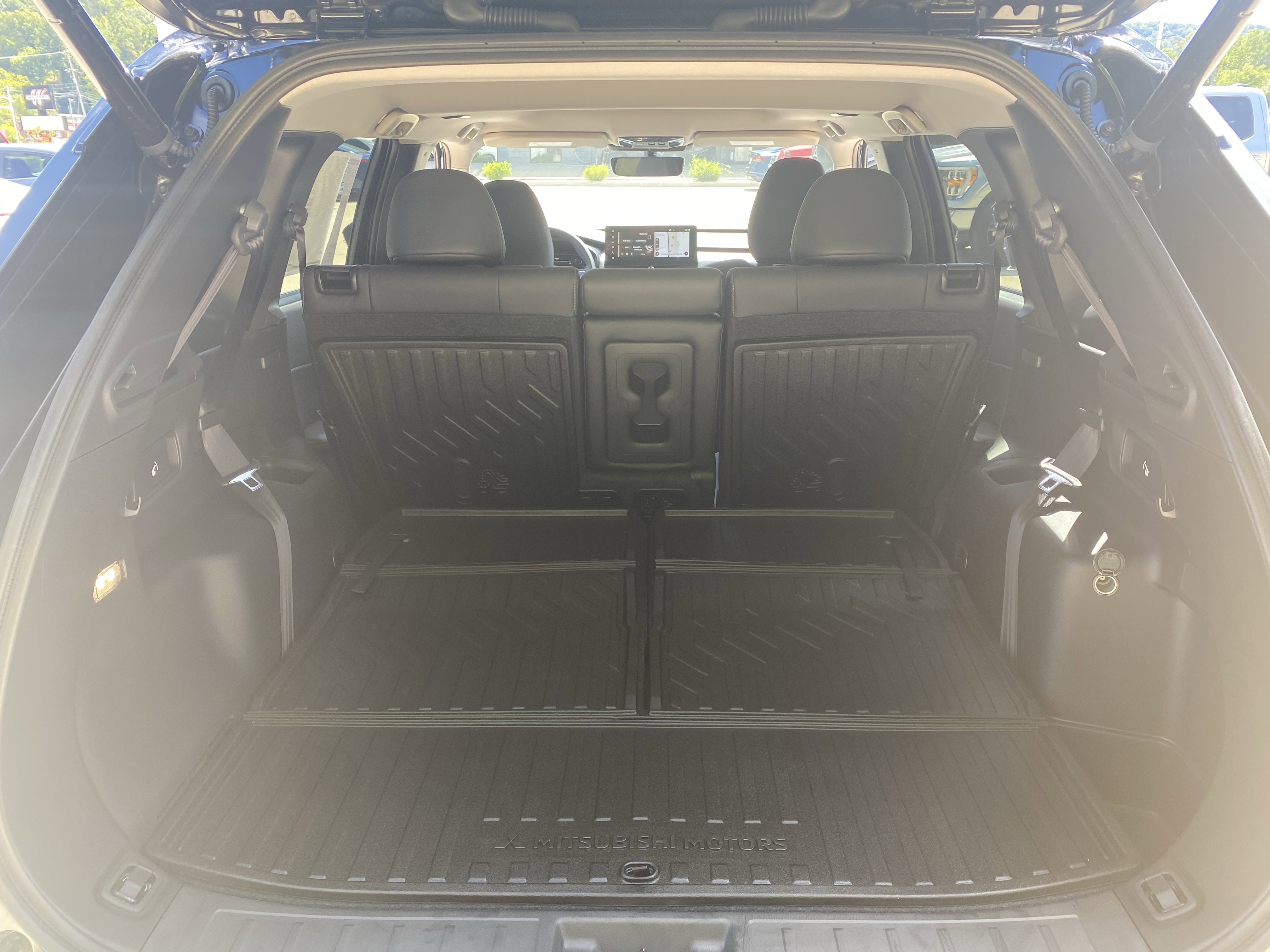 New 2025 Mitsubishi Outlander SE image 27