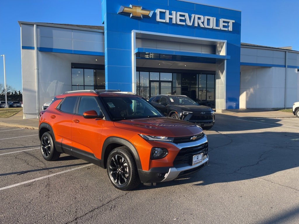 Certified 2022 Chevrolet TrailBlazer LT w/ Driver Confidence Package image 1