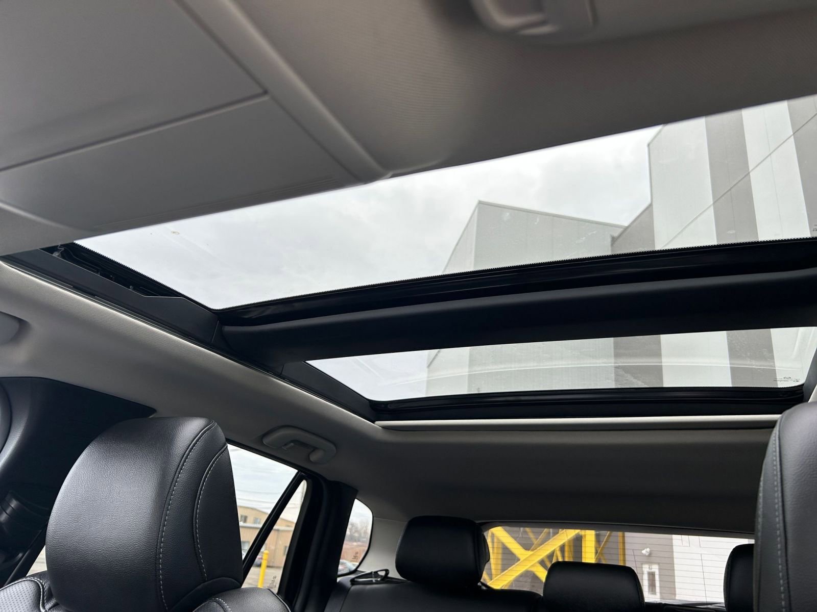 Used 2025 MAZDA CX-50 2.5 Hybrid w/ Premium Plus Pkg image 29