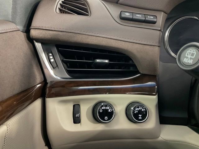 Used 2017 Cadillac Escalade Luxury image 17