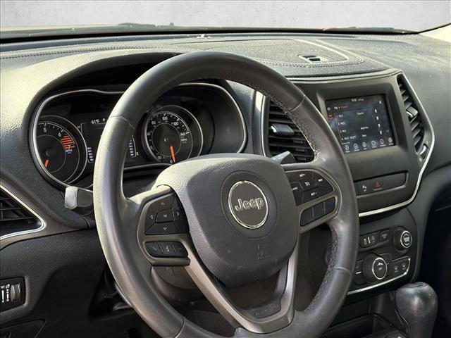 Used 2020 Jeep Cherokee Latitude Plus image 7