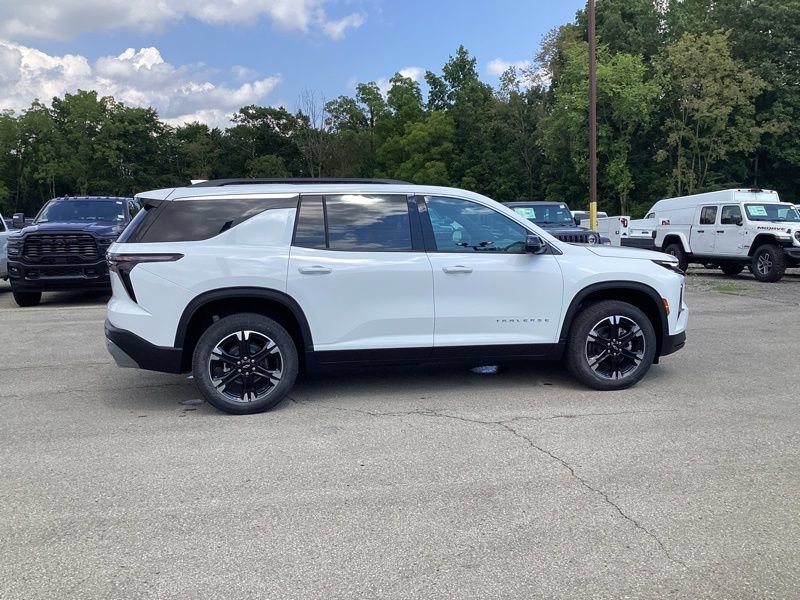 New 2027 Chevrolet Traverse LT w/ Sun and Wheel Package AWD/4WD image 8
