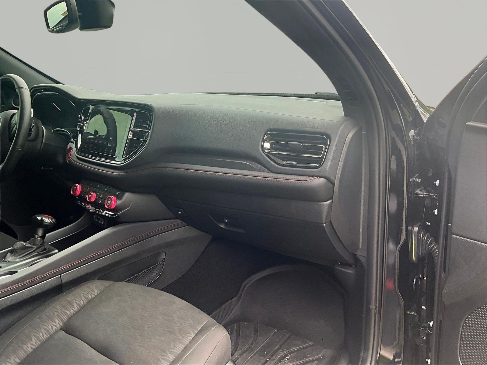 Used 2025 Dodge Durango GT w/ Blacktop Package AWD/4WD image 27