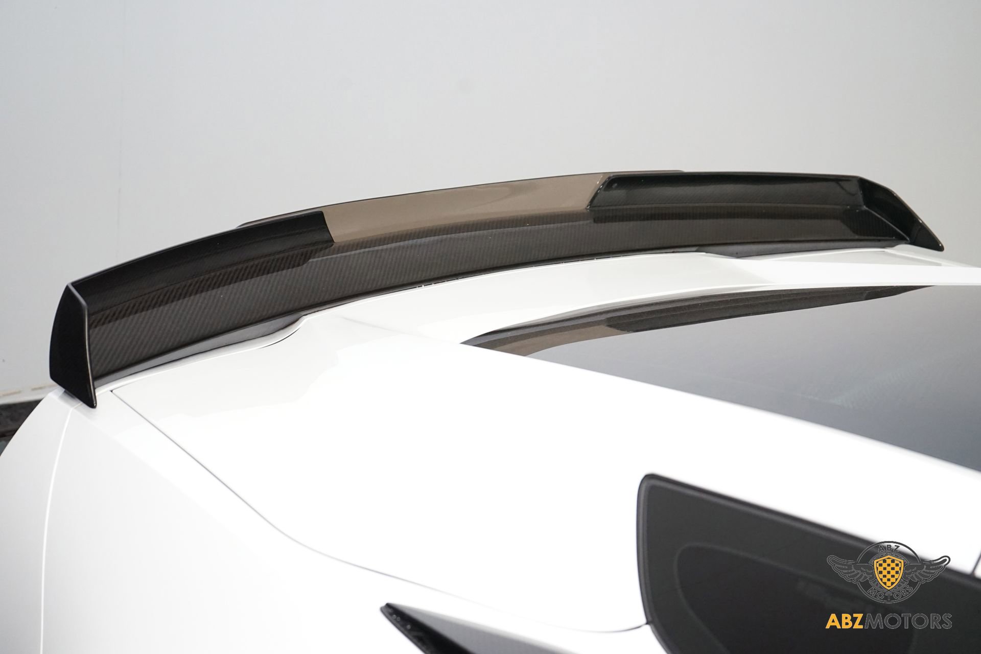 Used 2015 Chevrolet Corvette Z06 w/ 3LZ Preferred Equipment Group RWD image 9