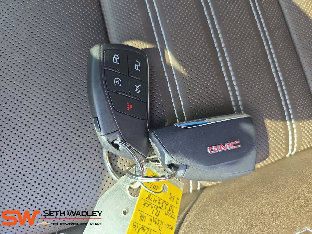 Used 2026 GMC Acadia Denali Ultimate AWD/4WD image 37