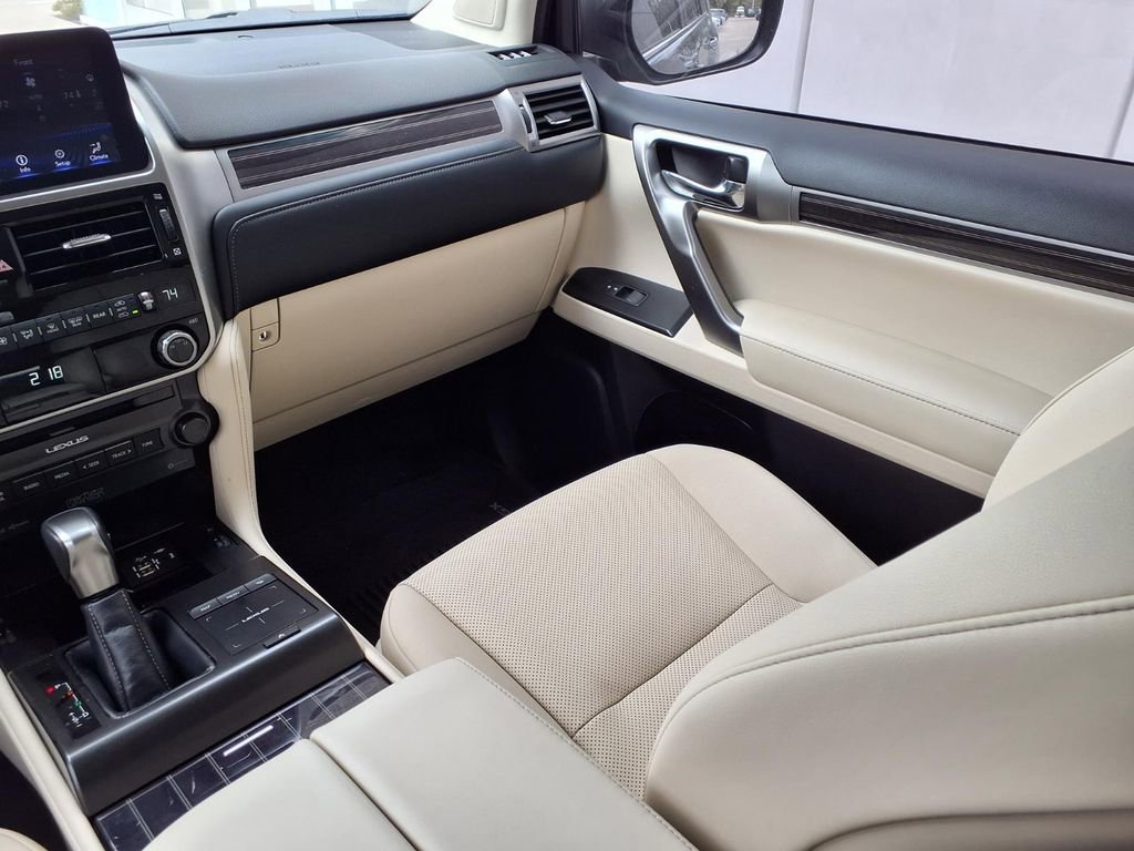 Used 2023 Lexus GX 460 Premium w/ Accessory Package AWD/4WD image 22
